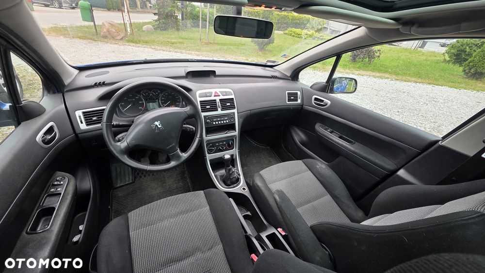 Peugeot 407 - 6