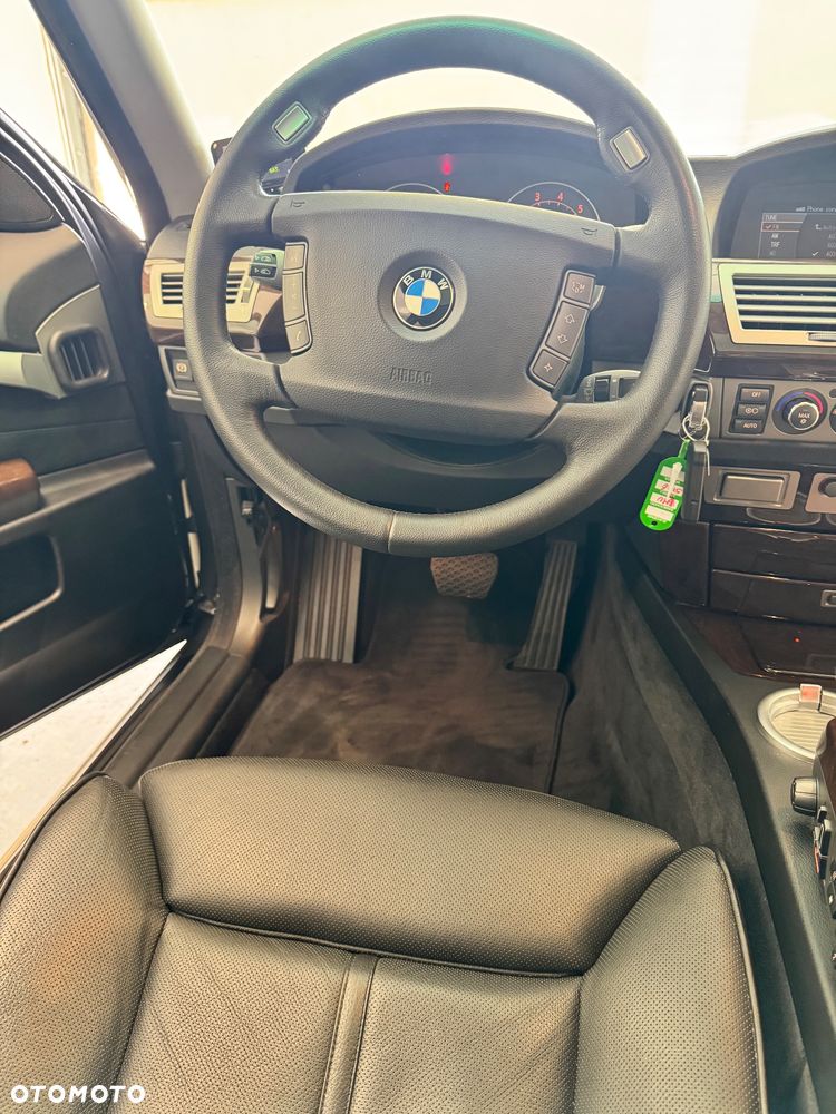 BMW Seria 7 750Li - 34