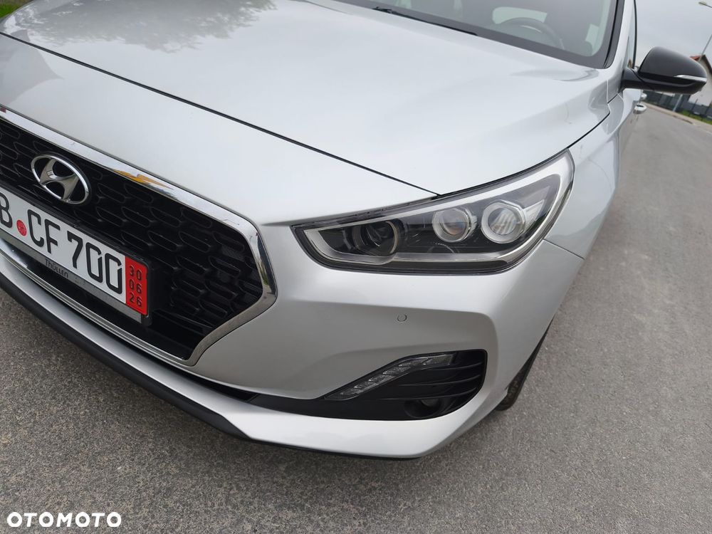 Hyundai i30 1.4 T-GDI YES!+ - 8