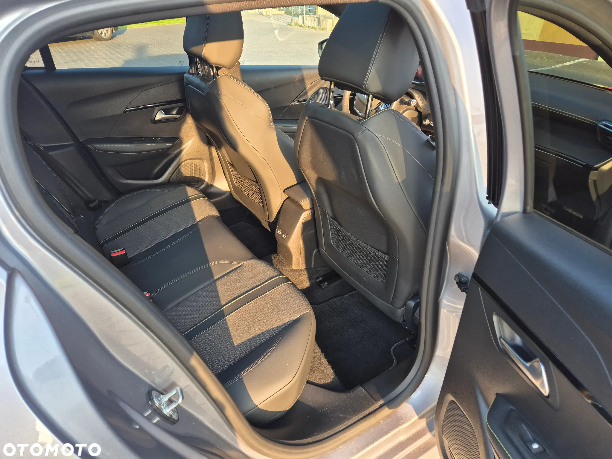 Peugeot 208 PureTech 100 GT Pack - 8