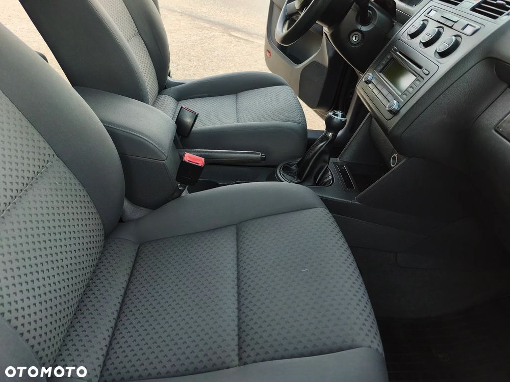 Volkswagen Touran - 19