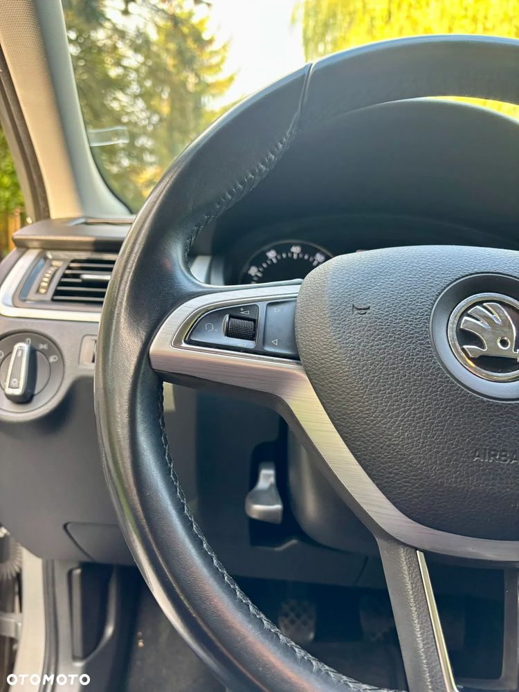 Skoda RAPID 1.2 TSI Ambition - 15