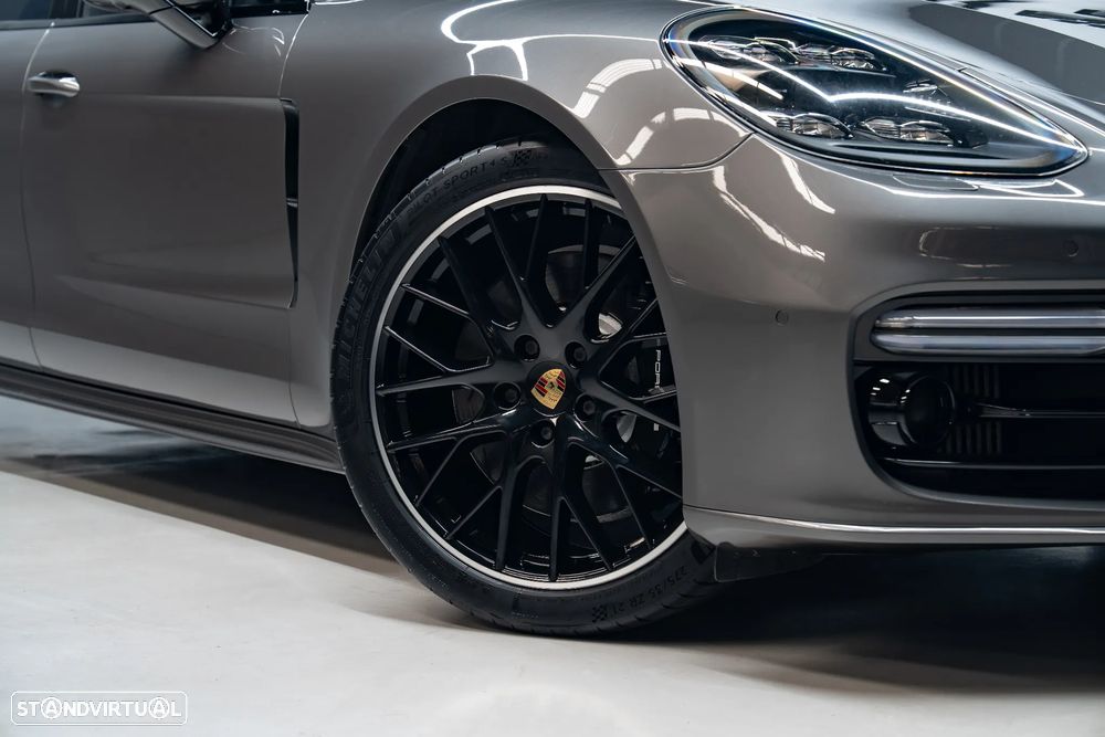 Porsche Panamera Sport Turismo 4 E-Hybrid - 4