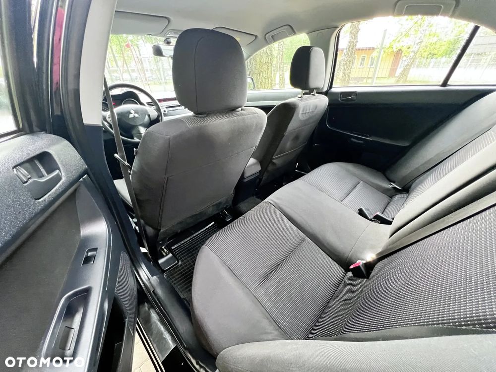 Mitsubishi Lancer - 13