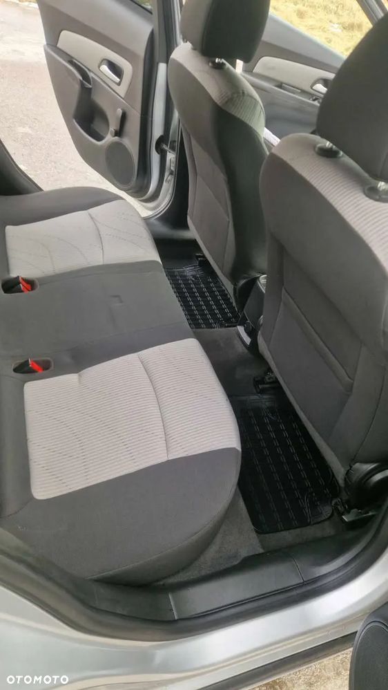 Chevrolet Cruze Station Wagon 1.6 LS - 24