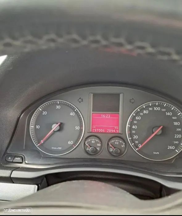 VW Jetta 1.9 TDi Confortline - 7
