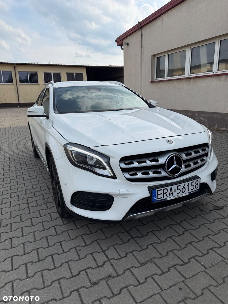 Mercedes-Benz GLA 200 7G-DCT - 1