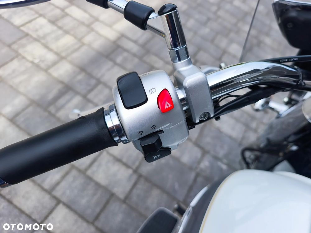 Suzuki Intruder - 26