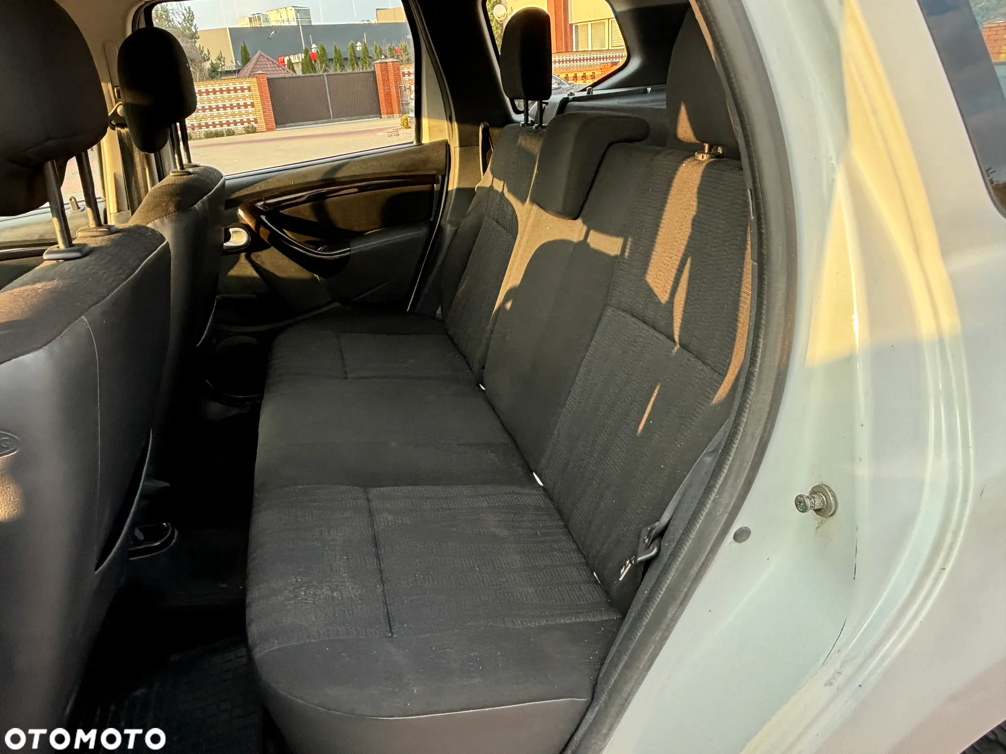 Dacia Duster 1.6 16V 4x4 - 28