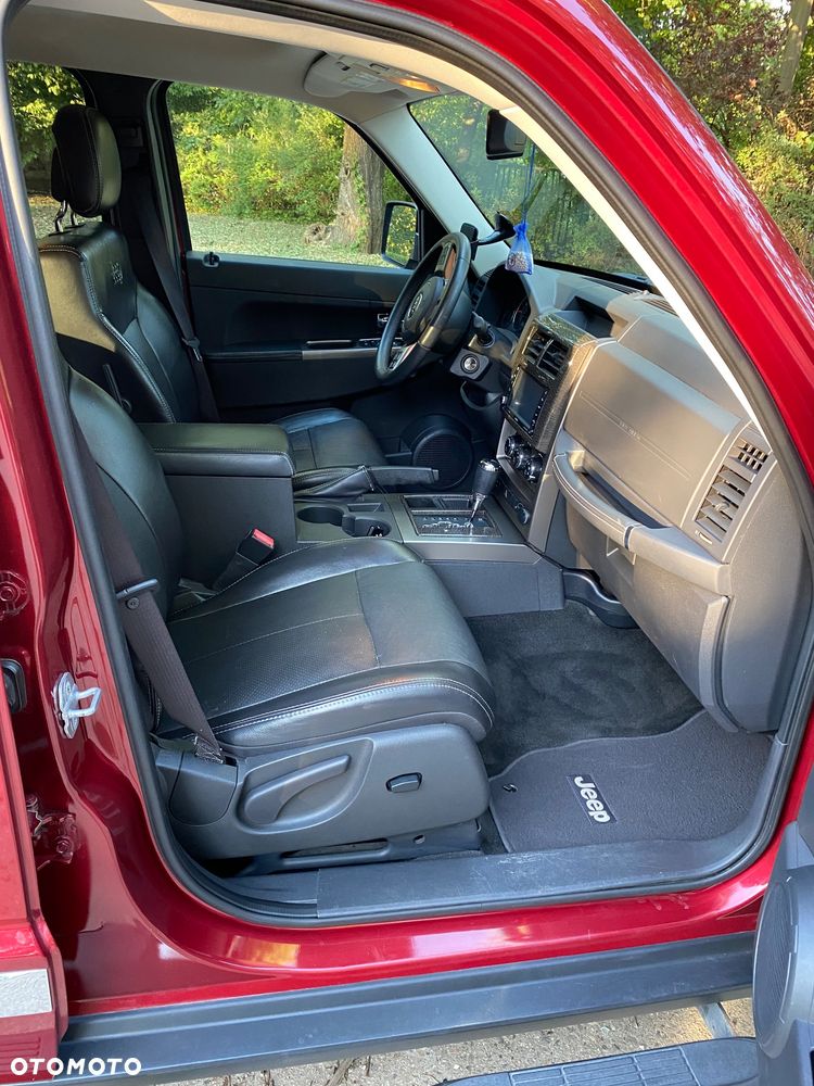 Jeep Liberty - 12