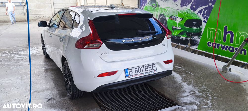 Volvo V40 D2 Aut. Momentum - 2
