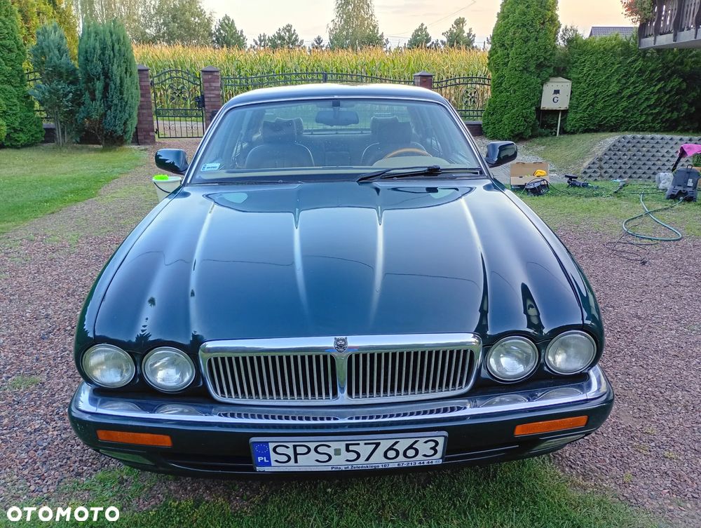 Jaguar XJ - 17