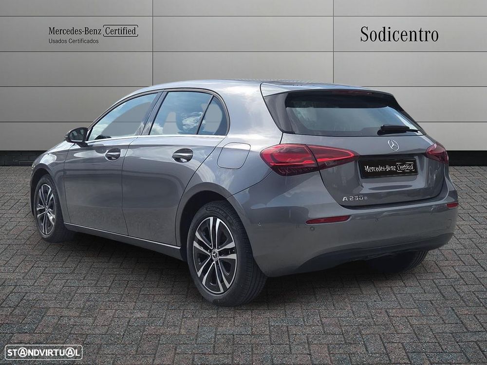 Mercedes-Benz A 250 e - 3