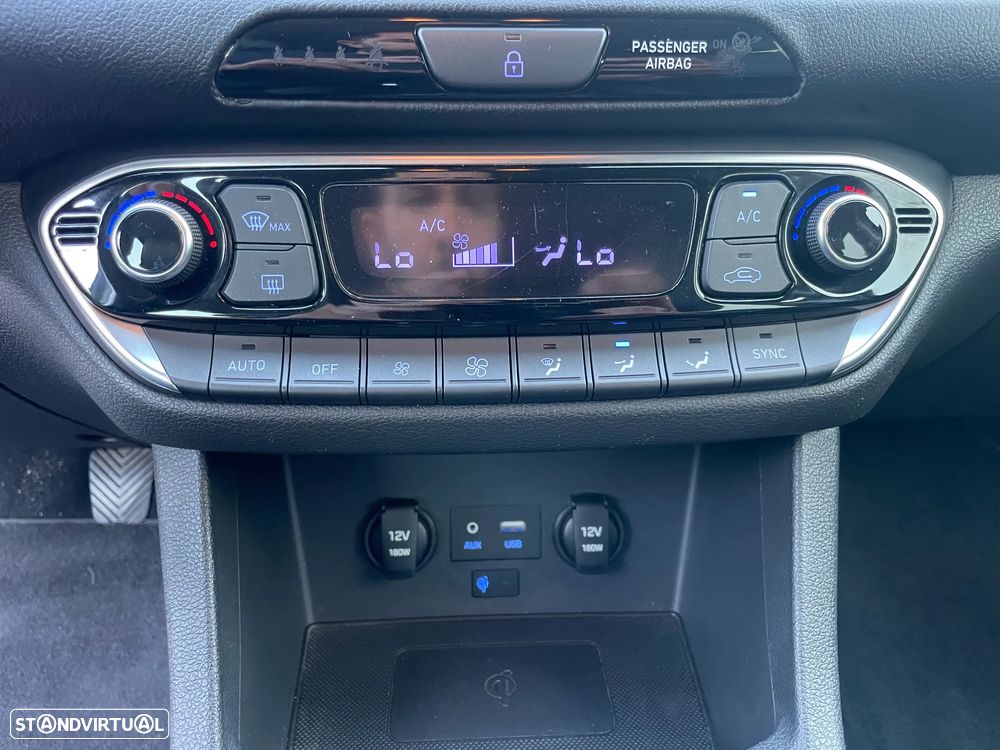 Hyundai i30 CW - 20