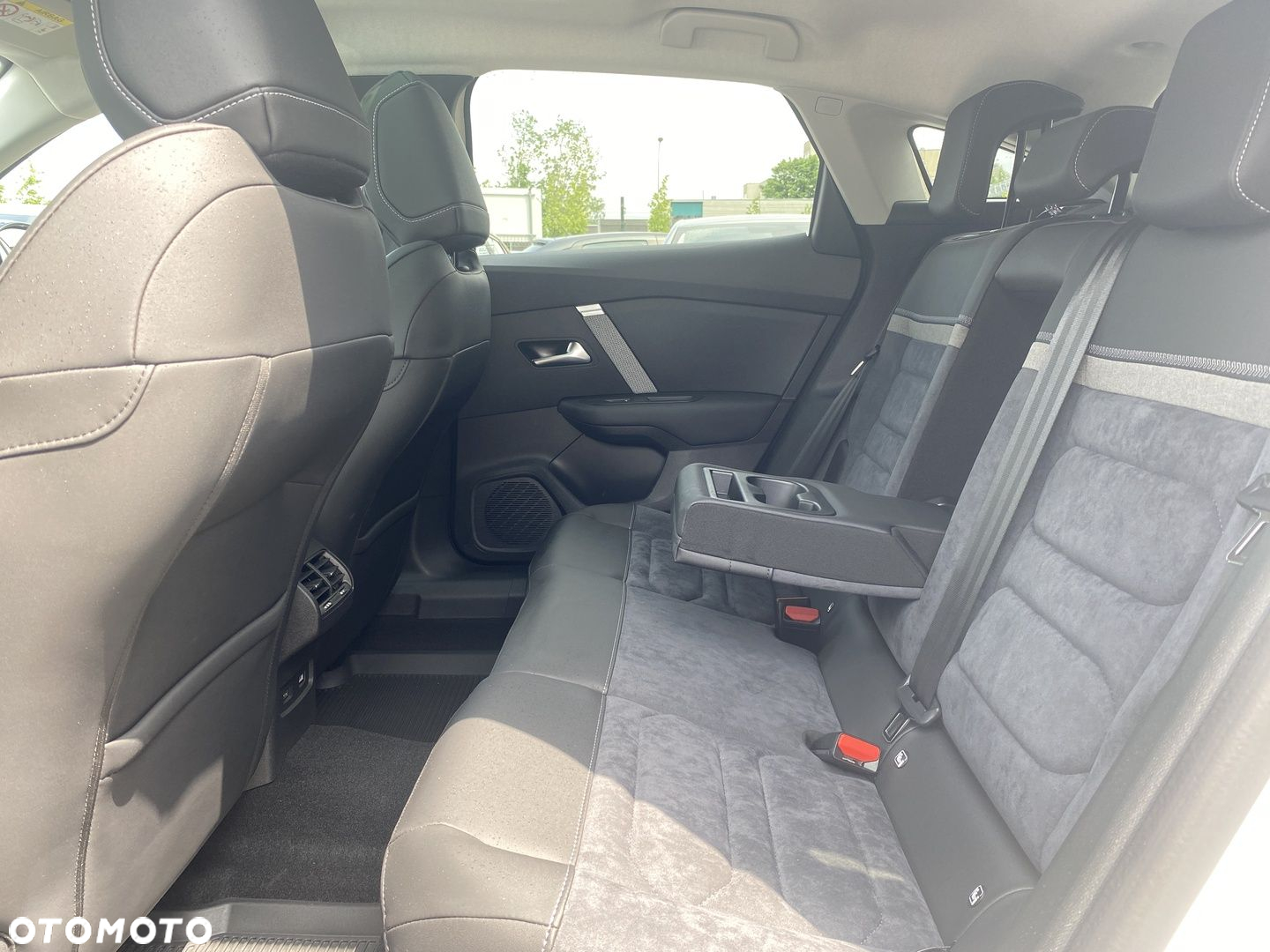 Citroën C4 1.2 PureTech Max S&S EAT8 - 18