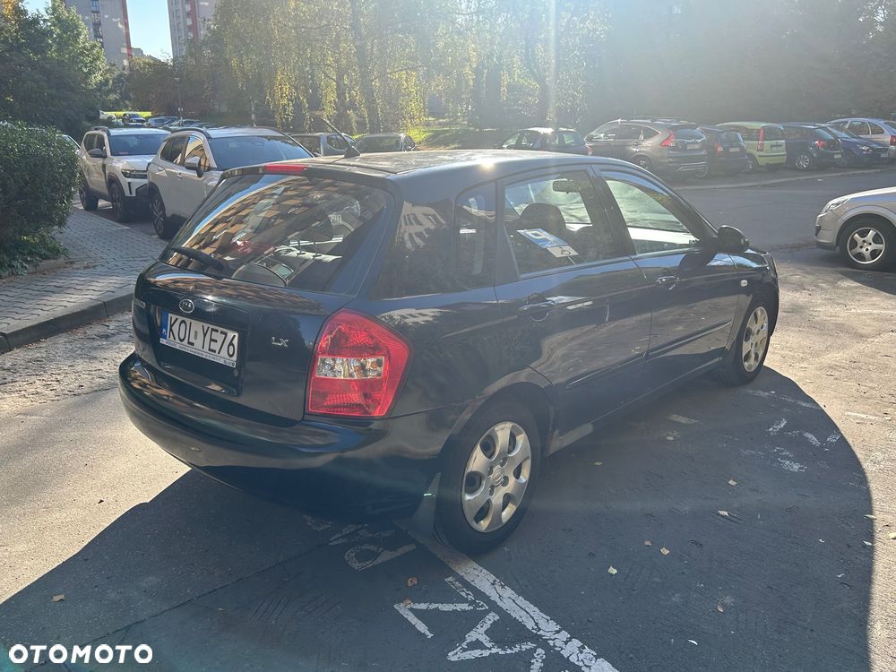 Kia Cerato 1.6 LX - 5