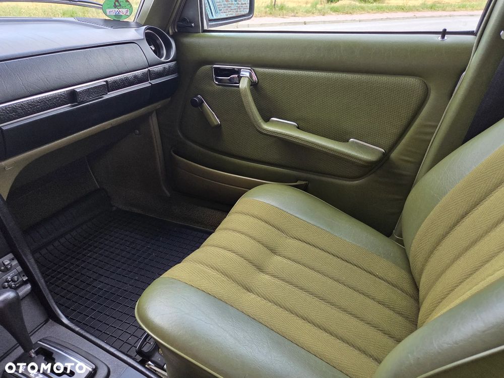 Mercedes-Benz W123 - 19