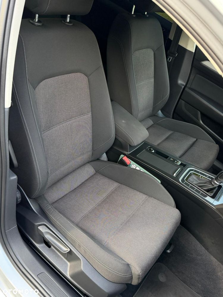 Volkswagen Passat - 23