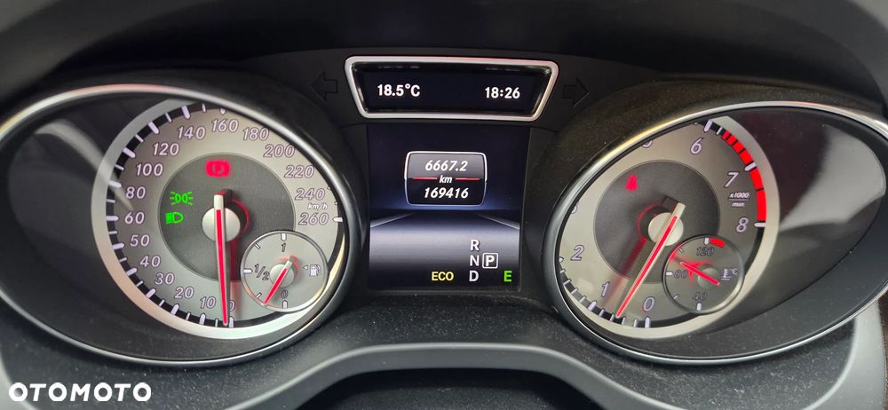 Mercedes-Benz GLA 250 4-Matic - 4