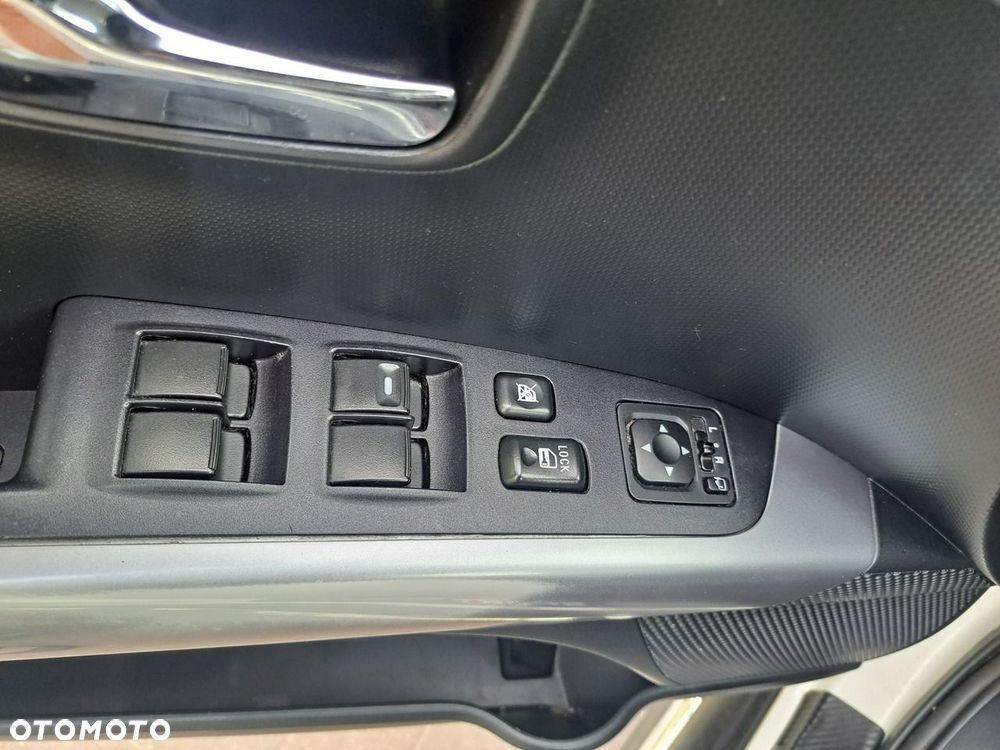 Mitsubishi Outlander - 15