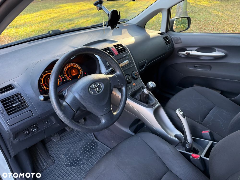 Toyota Auris 1.33 VVT-i Terra - 16