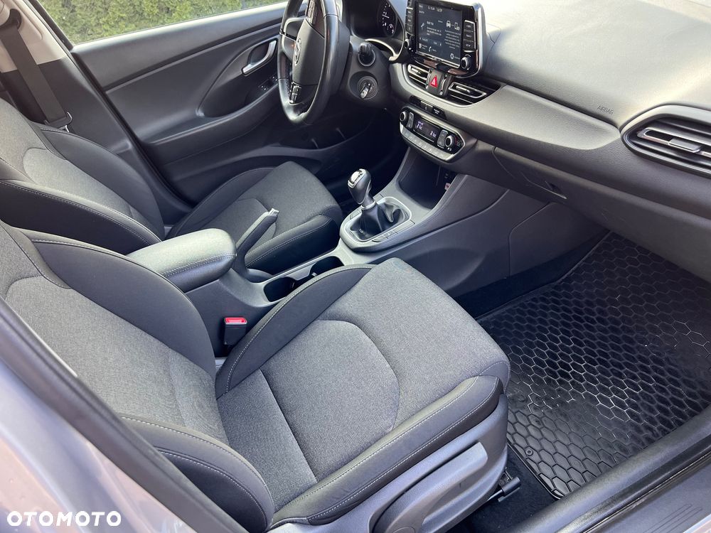 Hyundai i30 1.6 D Comfort - 8