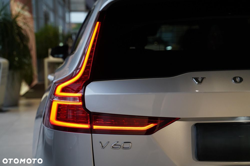 Volvo V60 B4 B Plus Dark - 18