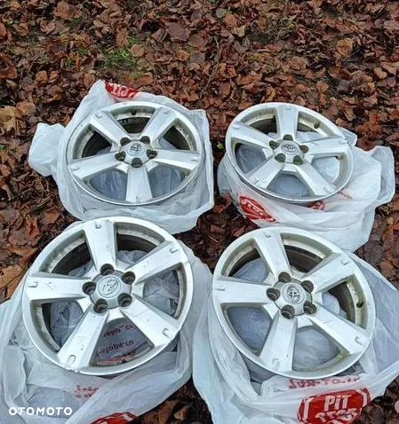 Sprzedam 4 felgi aluminiowe Toyota. - 1