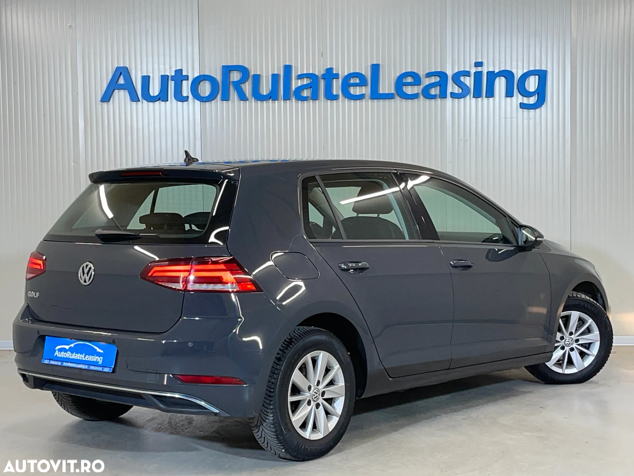 Volkswagen Golf 1.6 TDI Comfortline - 3