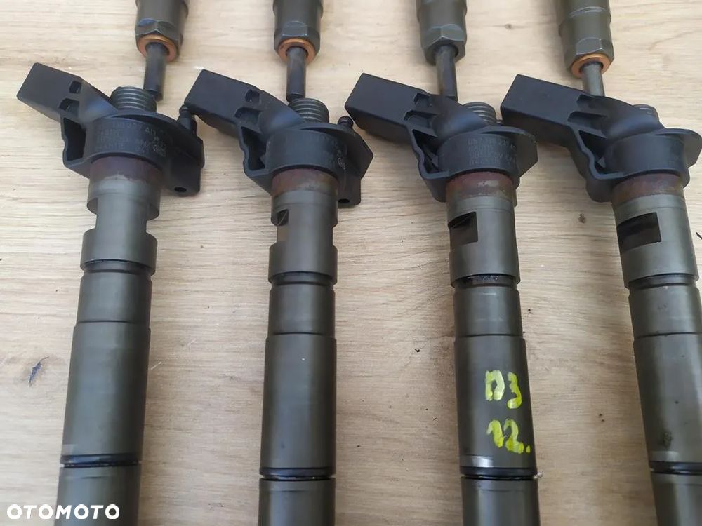 AUDI A8 D3 4.2 TDI WTRYSK WTRYSKIWACZ 057130277AD - 4