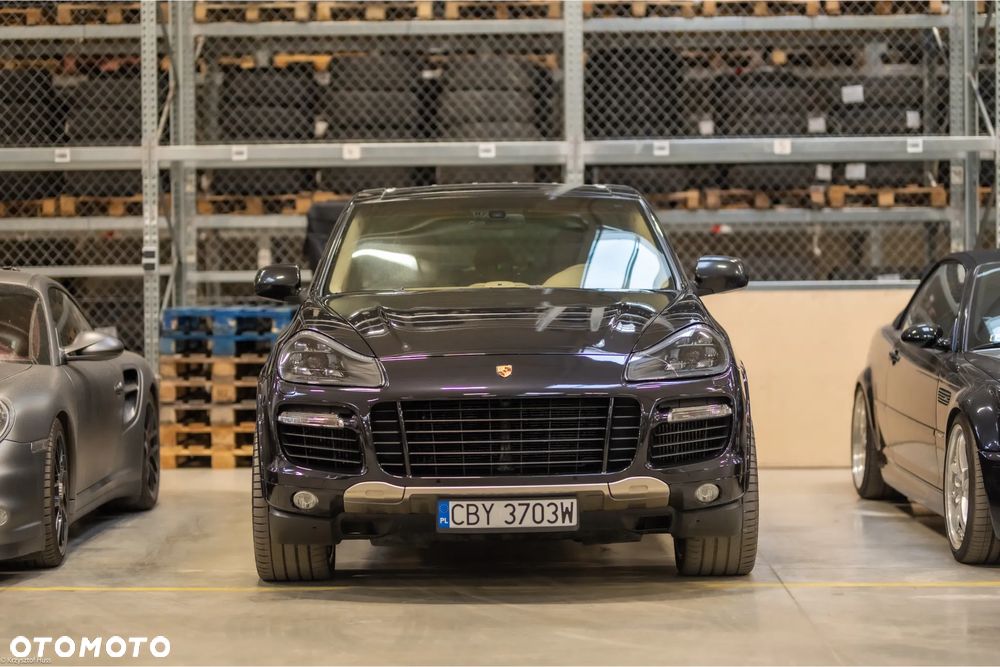 Porsche Cayenne - 2