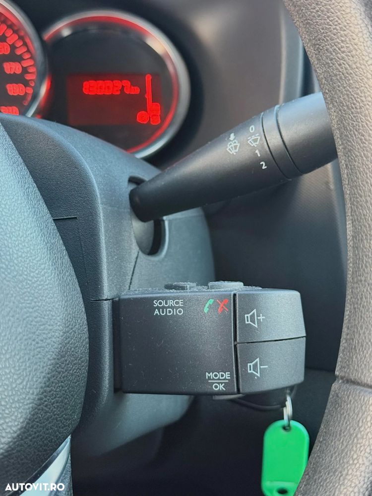 Dacia Logan 0.9 TCe Ambiance - 22