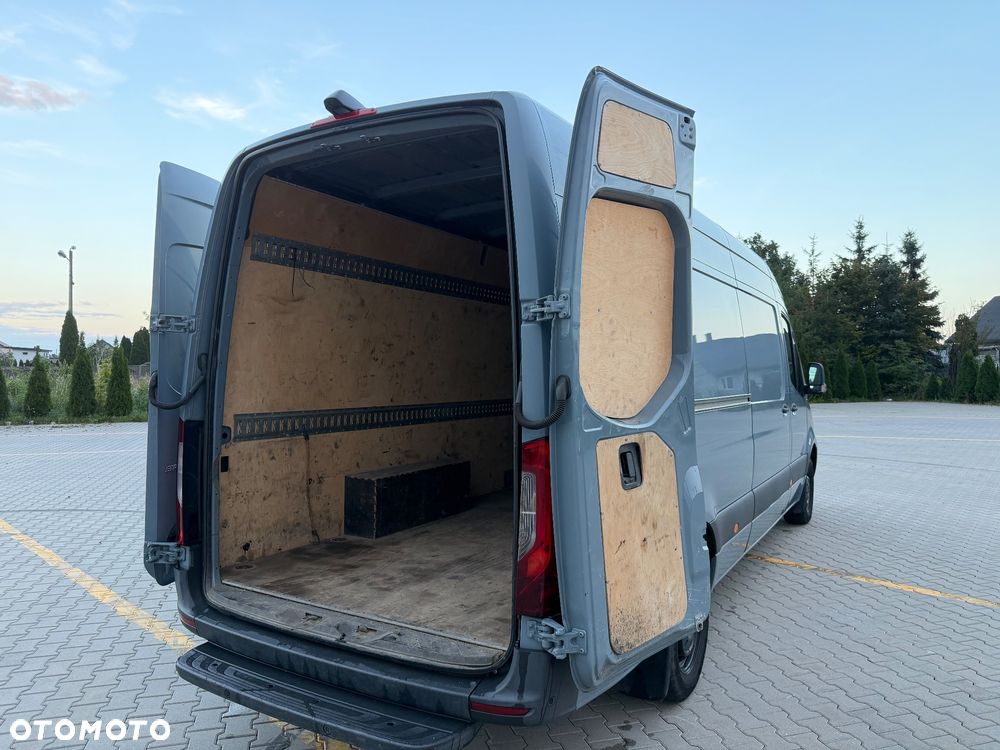 Mercedes-Benz Sprinter 319 CDI - 18