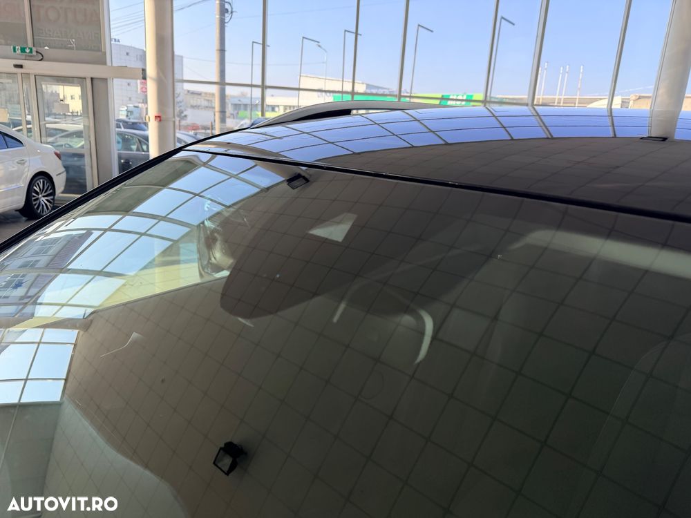 Volkswagen T-Roc 1.0 TSI OPF Style - 32