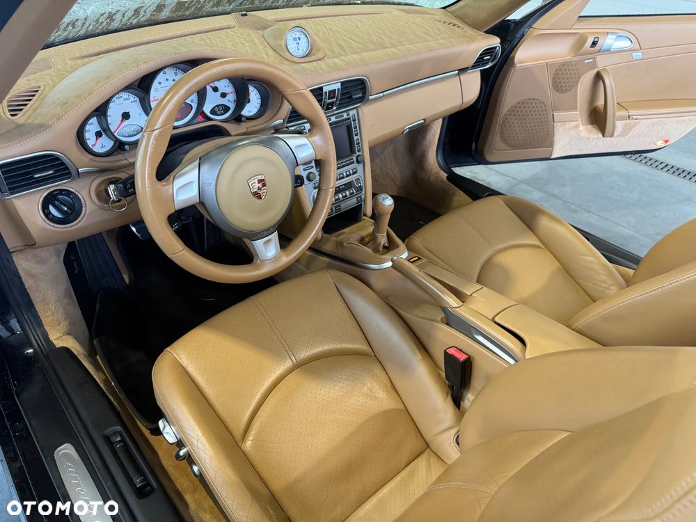 Porsche 911 Carrera 4 S - 13