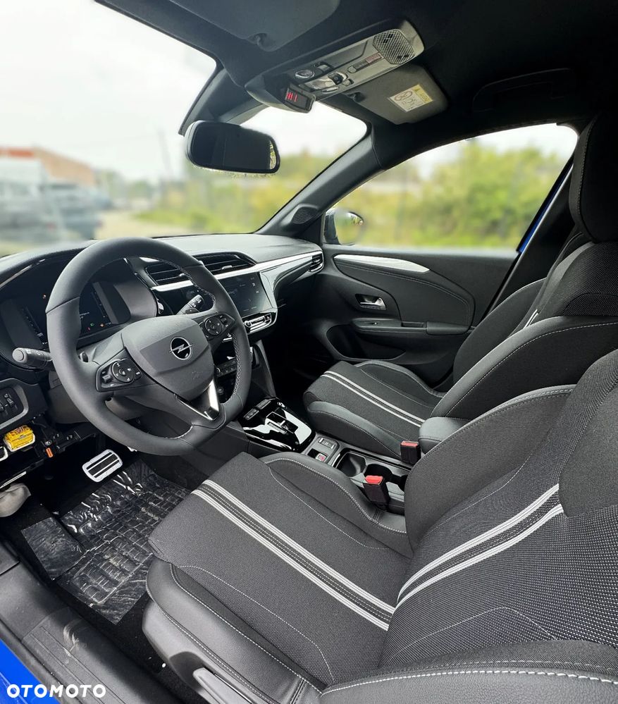 Opel Corsa 1.2 GS S&S - 11