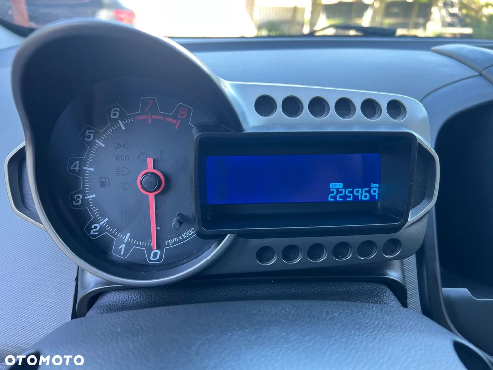 Chevrolet Aveo 1.2 LS - 18