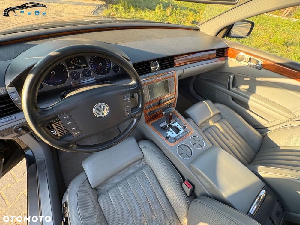 Volkswagen Phaeton - 24