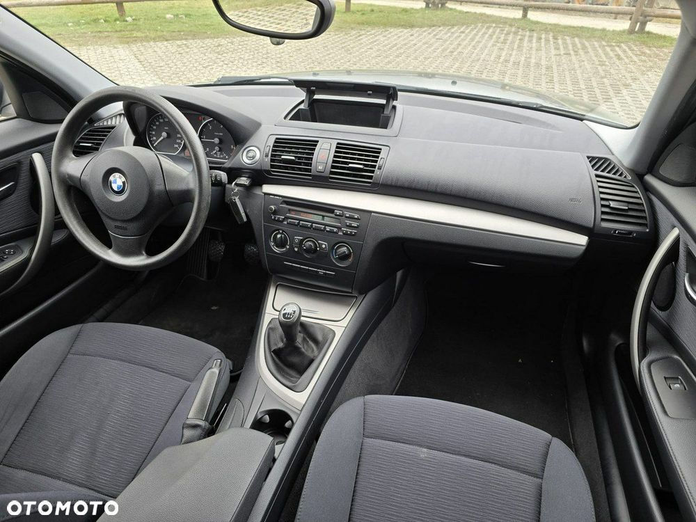 BMW Seria 1 - 24