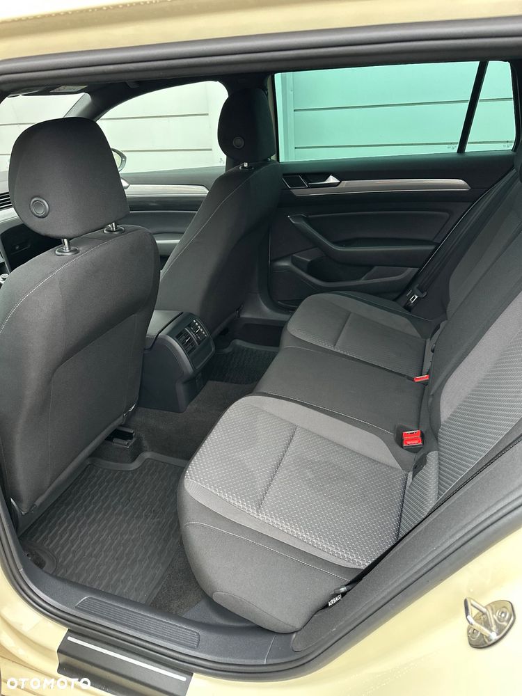 Volkswagen Passat 2.0 TDI SCR - 10