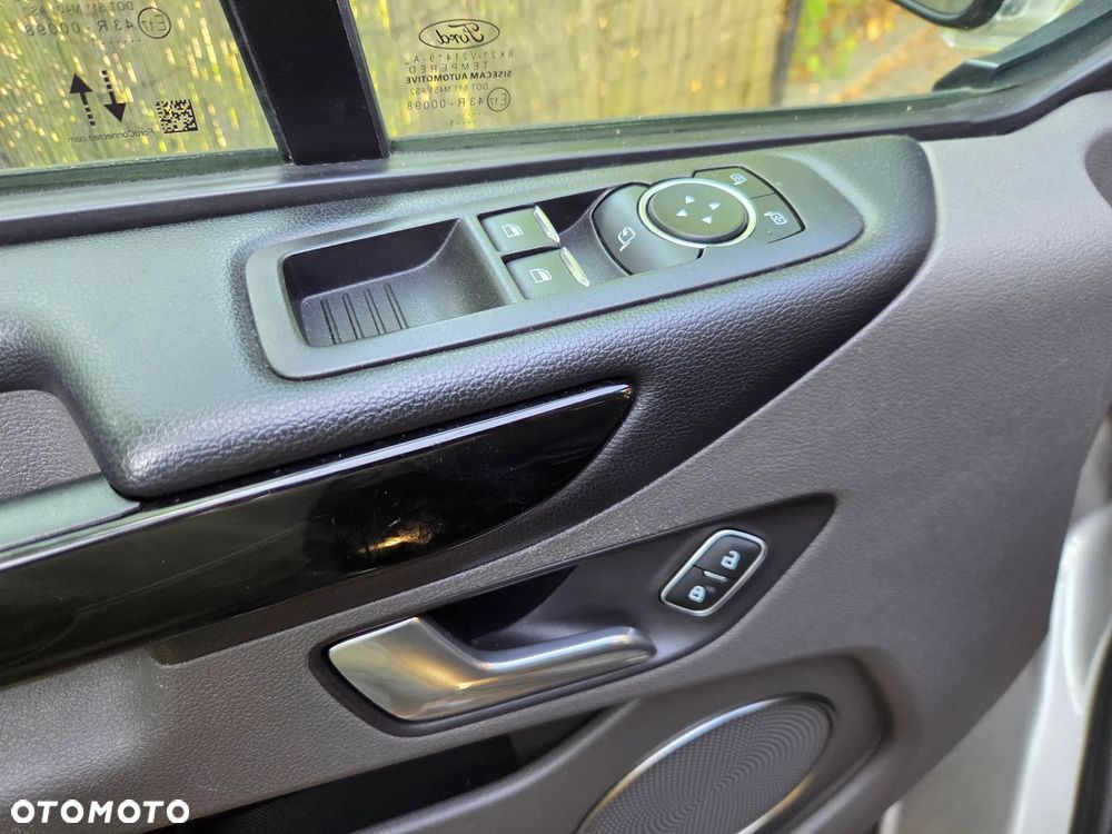 Ford Tourneo Custom - 6