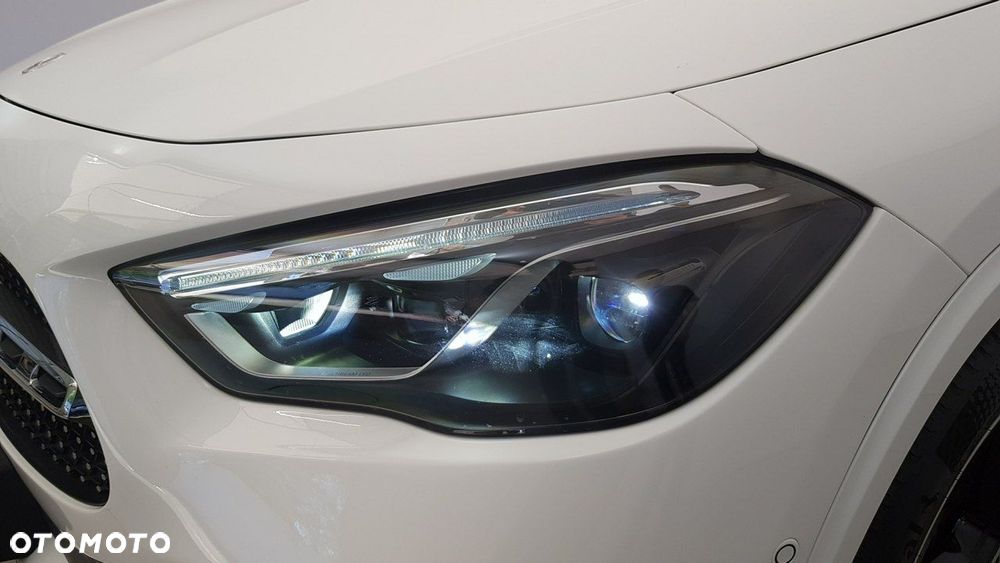 Mercedes-Benz GLA - 10
