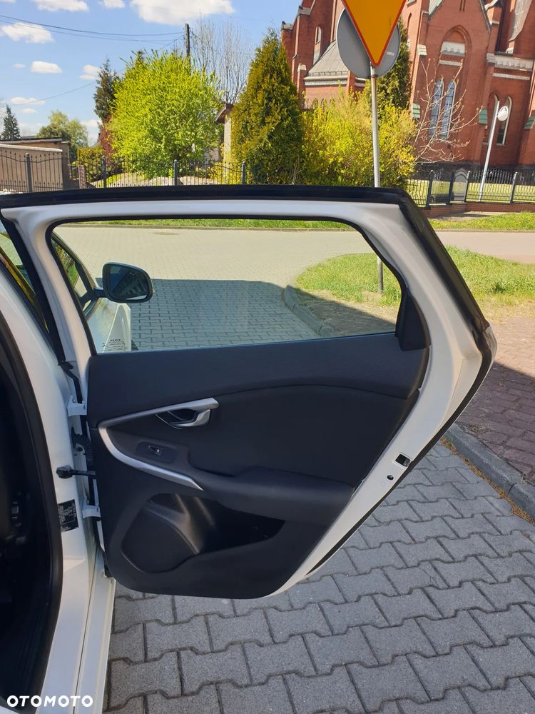 Volvo V40 D2 Momentum - 34