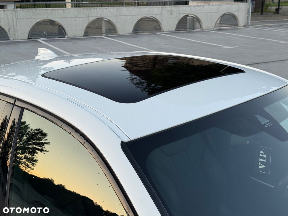BMW Seria 3 330i xDrive M Sport - 9
