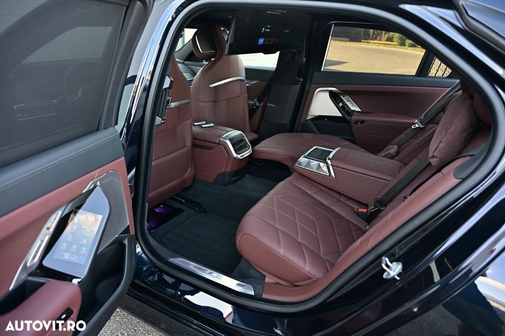 BMW Seria 7 - 26