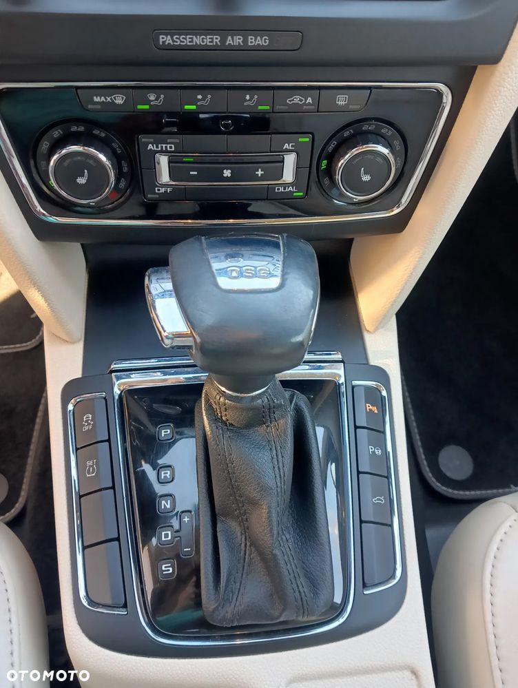 Skoda Superb 2.0 TDI DSG Elegance - 20