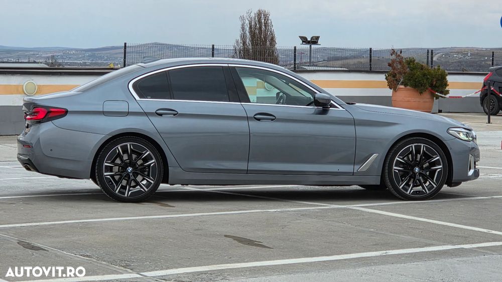 BMW Seria 5 520d Aut. Luxury Line - 9