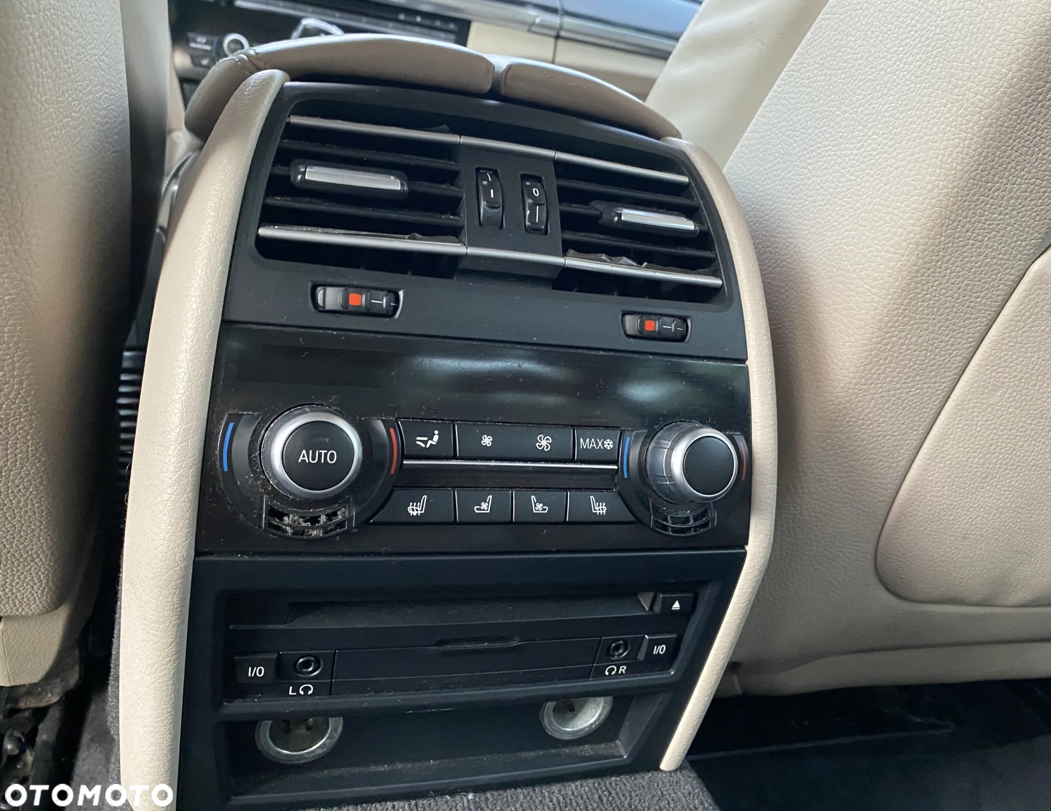 BMW Seria 7 750i L - 8