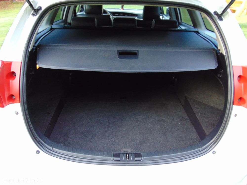 Toyota Auris 1.4 D-4D Luna - 31