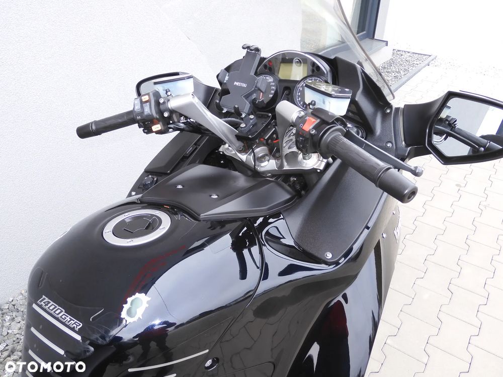 Kawasaki GTR - 22